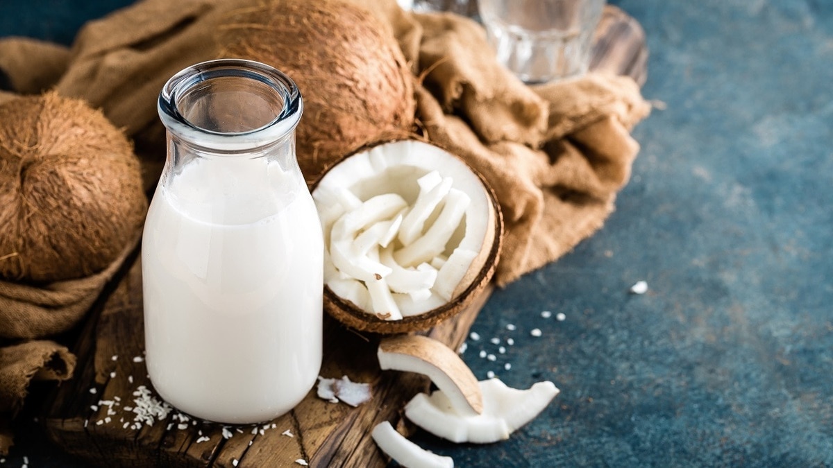 «Кокосовый кефир» из TikTok: дань моде или сплошная польза?