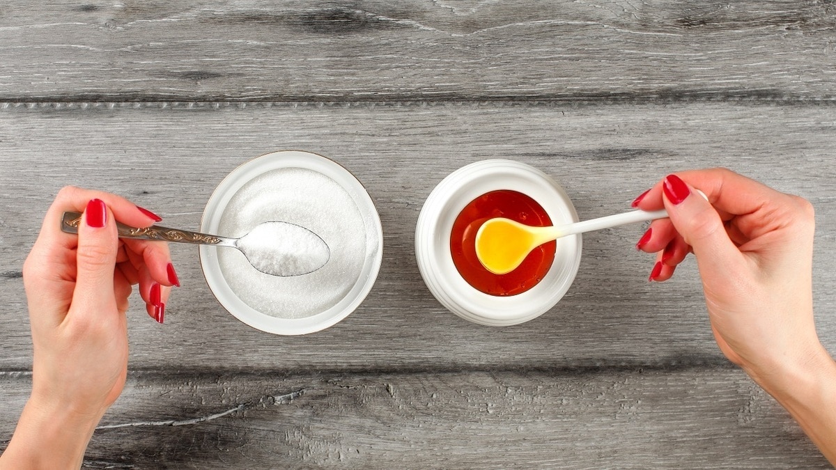 Стало известно, почему бессмысленно заменять сахар медом