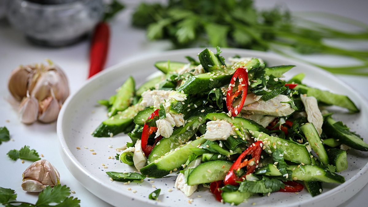 20 рецептов с огурцами, чтобы сделать летние блюда сочными, хрустящими и освежающими 20 рецептов с огурцами, чтобы сделать летние блюда сочными, хрустящими и освежающими