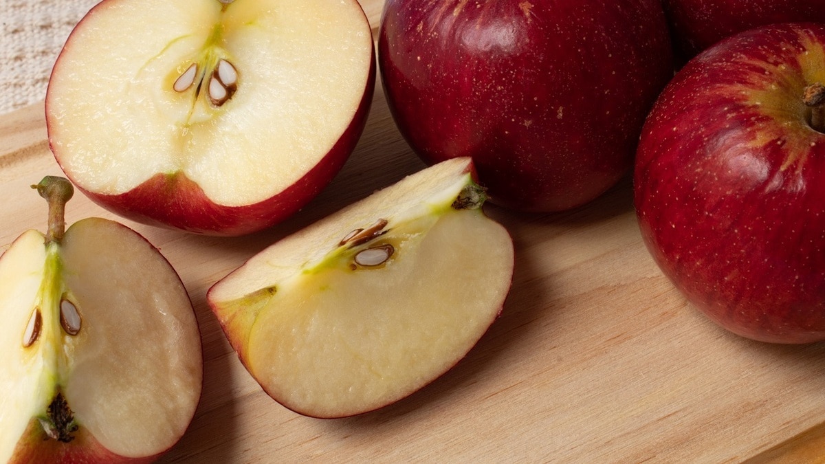 Безопасно ли есть потемневшие на воздухе яблоки?