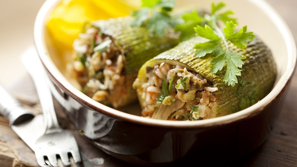 7 рецептов фаршированных кабачков и цукини для вкусных трапез в любое время года 7 рецептов фаршированных кабачков и цукини для вкусных трапез в любое время года