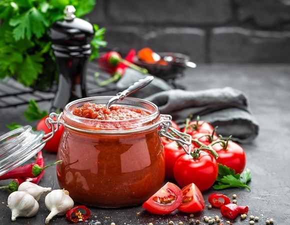 Простой рецепт острого томатного соуса — он полезнее и вкуснее кетчупа из магазина Простой рецепт острого томатного соуса — он полезнее и вкуснее кетчупа из магазина