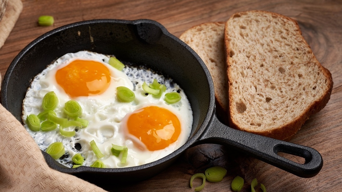 Стало известно, кому категорически нельзя есть куриные яйца