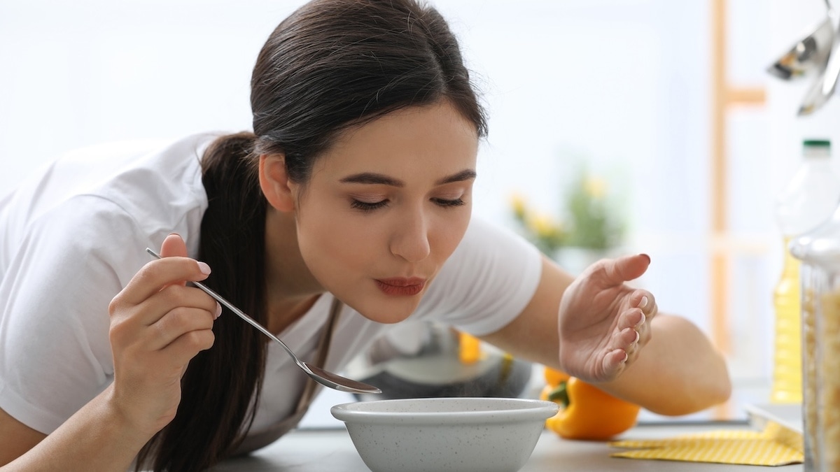 Горячее — опасно: врач сказала, какой температуры должны быть блюда и напитки