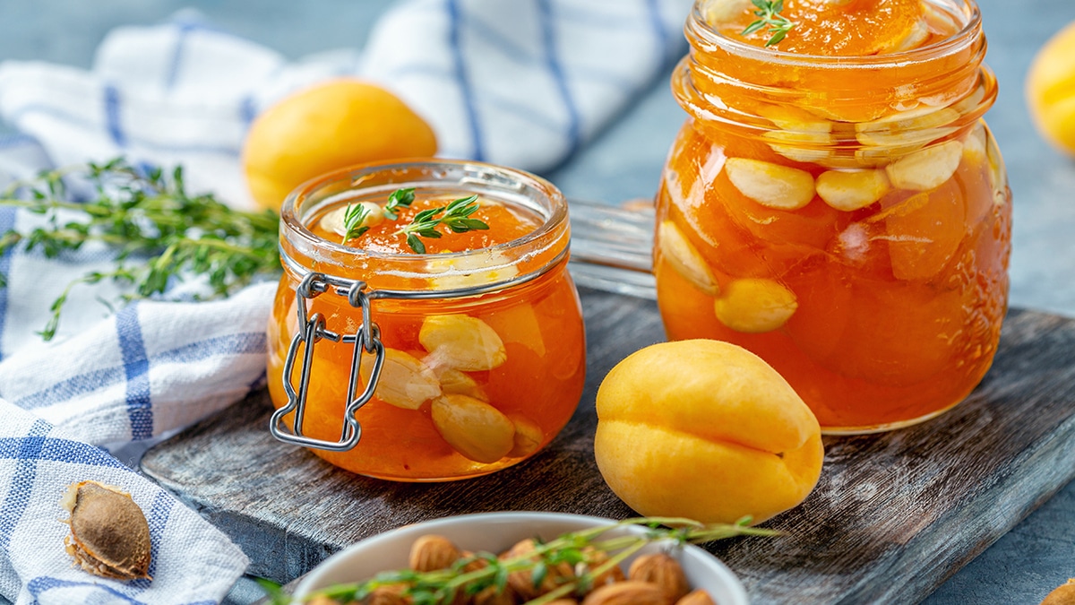 Что приготовить из абрикосов на зиму: варенье, компот, повидло и другие заготовки Что приготовить из абрикосов на зиму: варенье, компот, повидло и другие заготовки