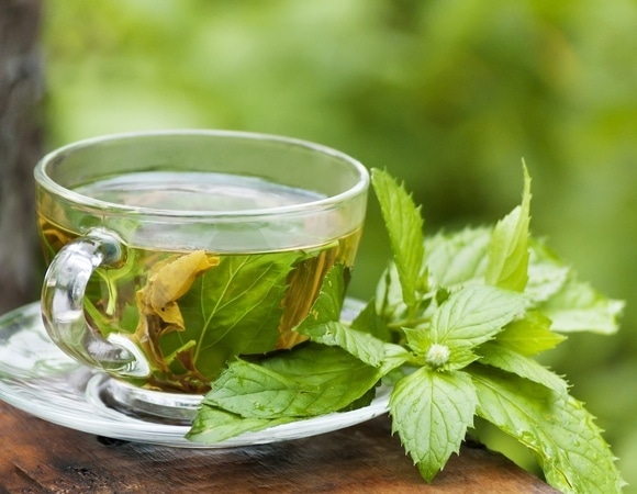 Назван чай, который помогает бороться с акне — что в нем особенного?