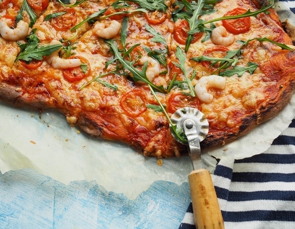 Идеальна для ужина: как за 30 минут приготовить вкусную пиццу без теста и майонеза Идеальна для ужина: как за 30 минут приготовить вкусную пиццу без теста и майонеза