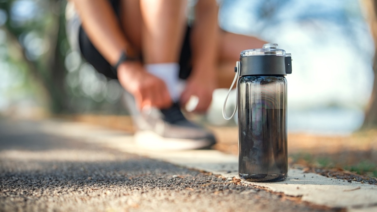 Вода превыше всего: как пить на тренировках, чтобы избежать утомления и обезвоживания 