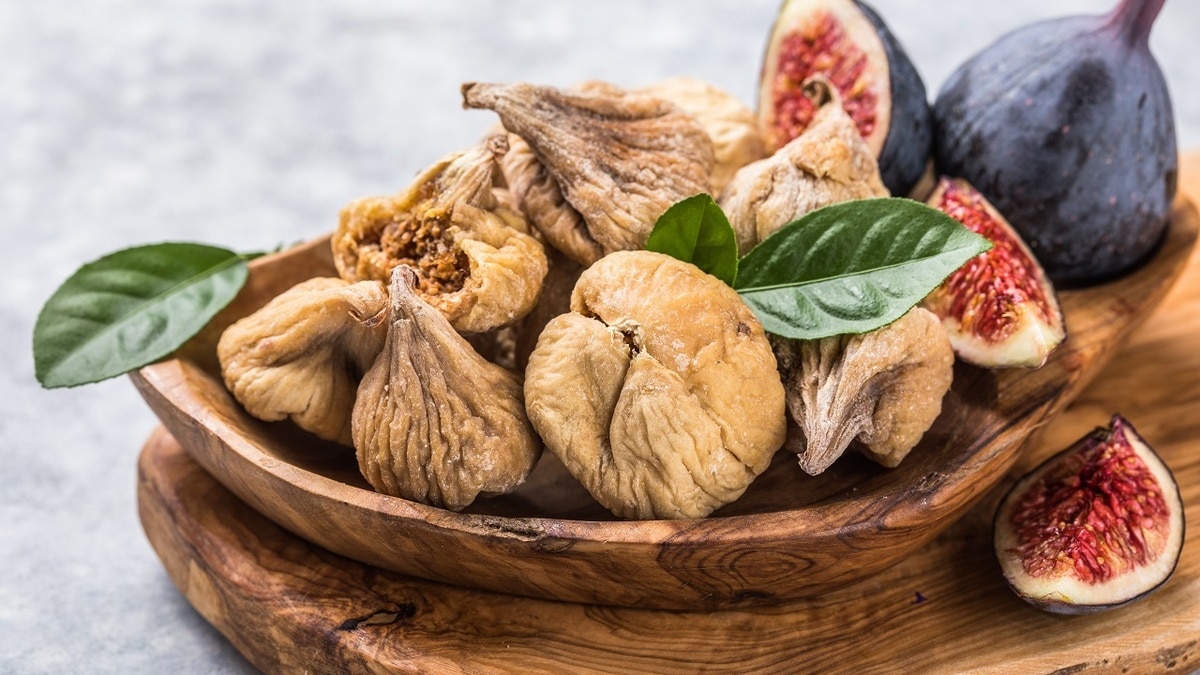 Какой инжир полезнее: свежий или сушеный?