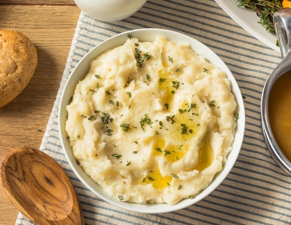 Что приготовить из вчерашнего картофельного пюре? Что приготовить из вчерашнего картофельного пюре?