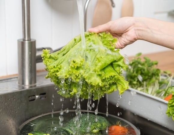 Как смыть нитраты с овощей, фруктов и зелени — необычный совет эксперта Как смыть нитраты с овощей, фруктов и зелени — необычный совет эксперта