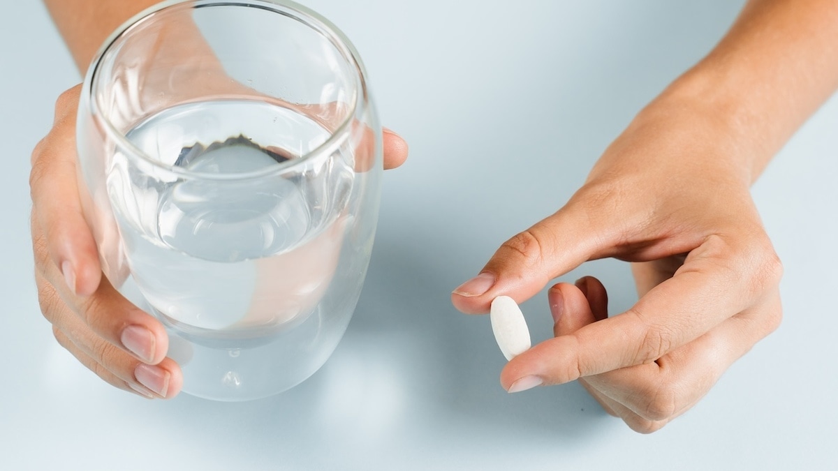 Врач объяснила, чем можно и нельзя запивать таблетки Врач объяснила, чем можно и нельзя запивать таблетки