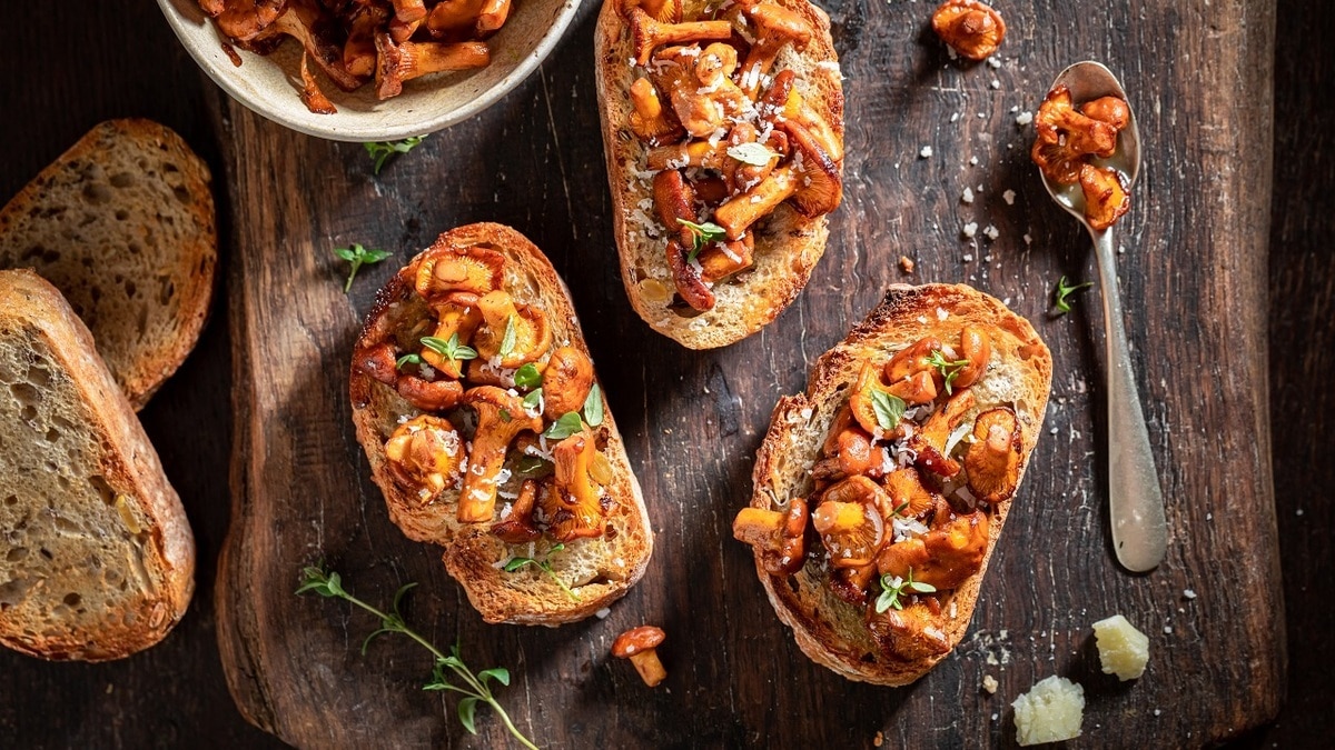 Готовим вкусный и ароматный хлеб из лисичек — хрустящая корочка гарантирована