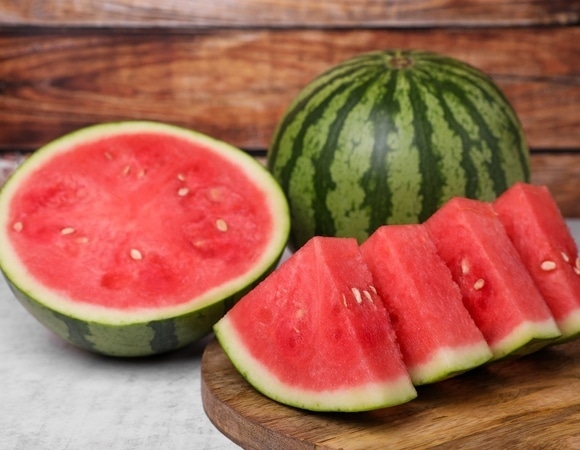 Можно подать на новогодний стол: диетолог Тараско напомнила, сколько хранится арбуз 