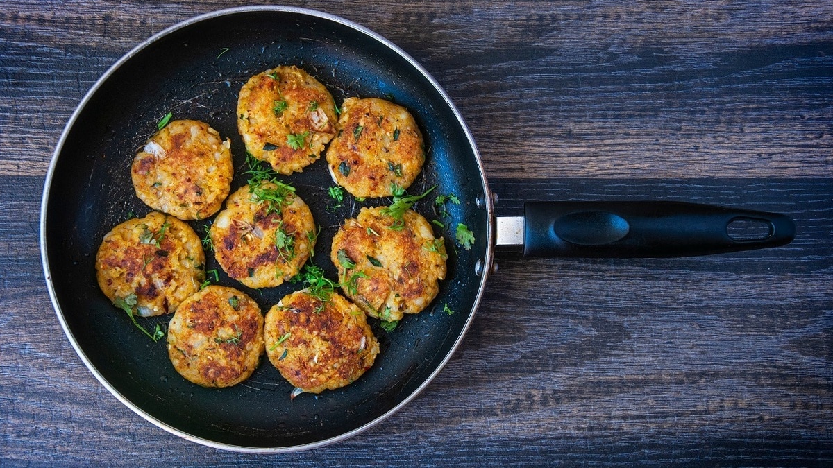 Эти котлеты можно есть без гарнира: добавьте в фарш всего 2 ингредиента