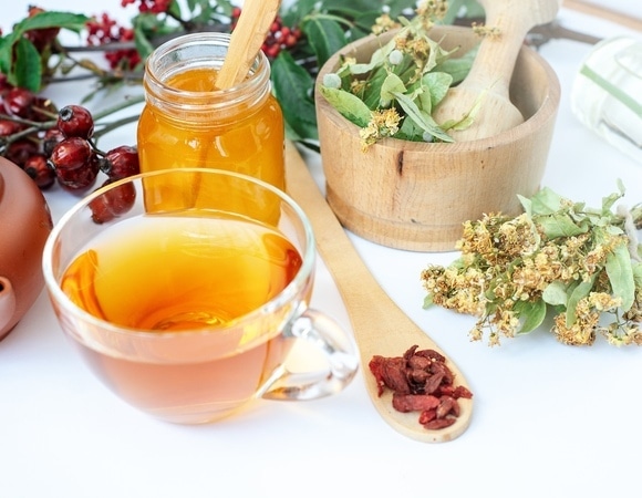 Акация, липа или майоран: назван самый полезный вид меда, который можно даже при диабете Акация, липа или майоран: назван самый полезный вид меда, который можно даже при диабете