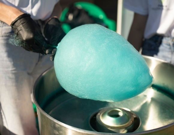 Ученый объяснил, почему сладкая вата — худшее угощение, которое можно дать ребенку Ученый объяснил, почему сладкая вата — худшее угощение, которое можно дать ребенку