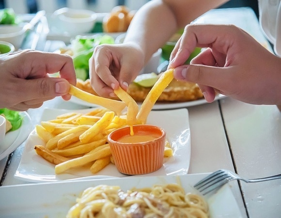 Сколько раз в неделю можно есть фастфуд без вреда для здоровья? Сколько раз в неделю можно есть фастфуд без вреда для здоровья?