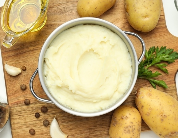 Как сделать воздушное картофельное пюре без комочков? Повар назвала ингредиент, про который все забывают Как сделать воздушное картофельное пюре без комочков? Повар назвала ингредиент, про который все забывают