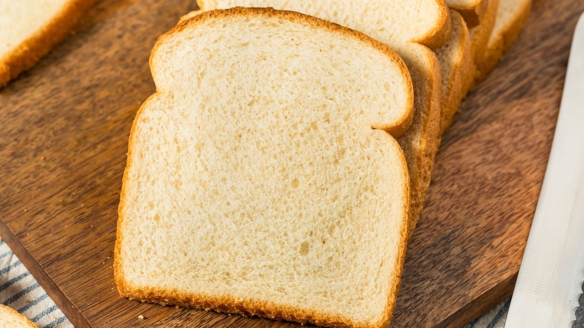«Ищите это в составе»: врач Мухина объяснила, как выбрать полезный белый хлеб