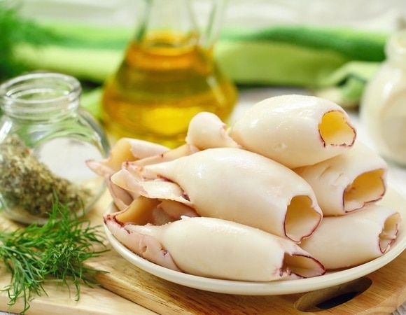 Вопрос недели: сколько варить кальмаров для салата и других блюд