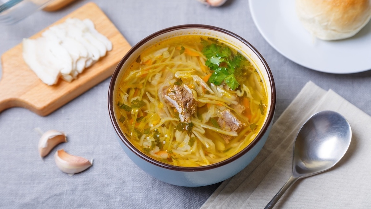 Что первым добавлять в щи: картофель или капусту? Шеф-повар раскрыл секрет 