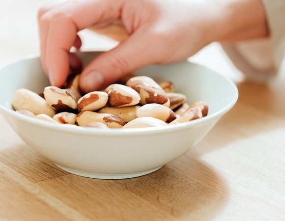 Борец с раковыми клетками: диетолог назвала орех, который нужно съедать каждый день Борец с раковыми клетками: диетолог назвала орех, который нужно съедать каждый день