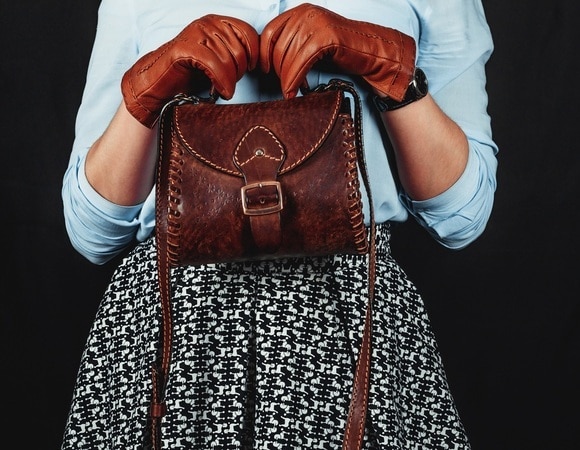 «От элегантности до дешевизны — одна стразинка»: какие перчатки будут в тренде этой осенью «От элегантности до дешевизны — одна стразинка»: какие перчатки будут в тренде этой осенью