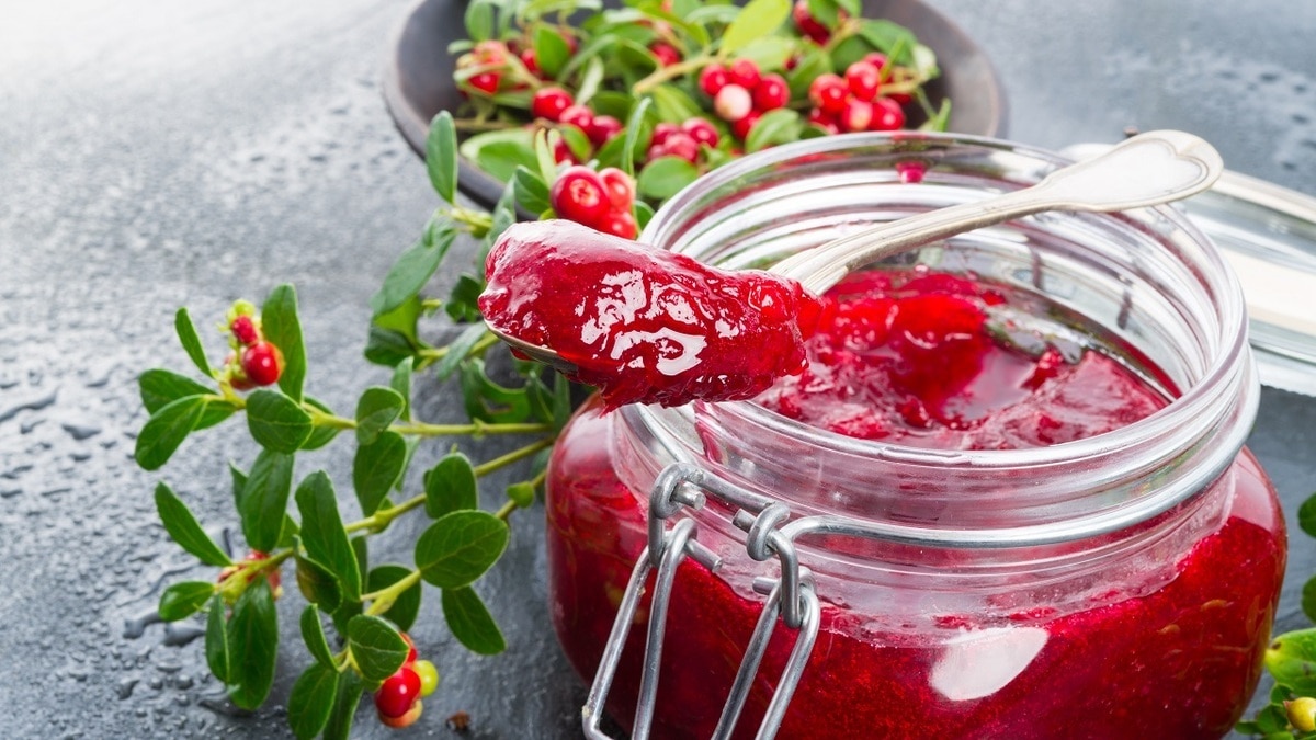 Варенье в микроволновке всего за 15 минут! Вот самый простой рецепт