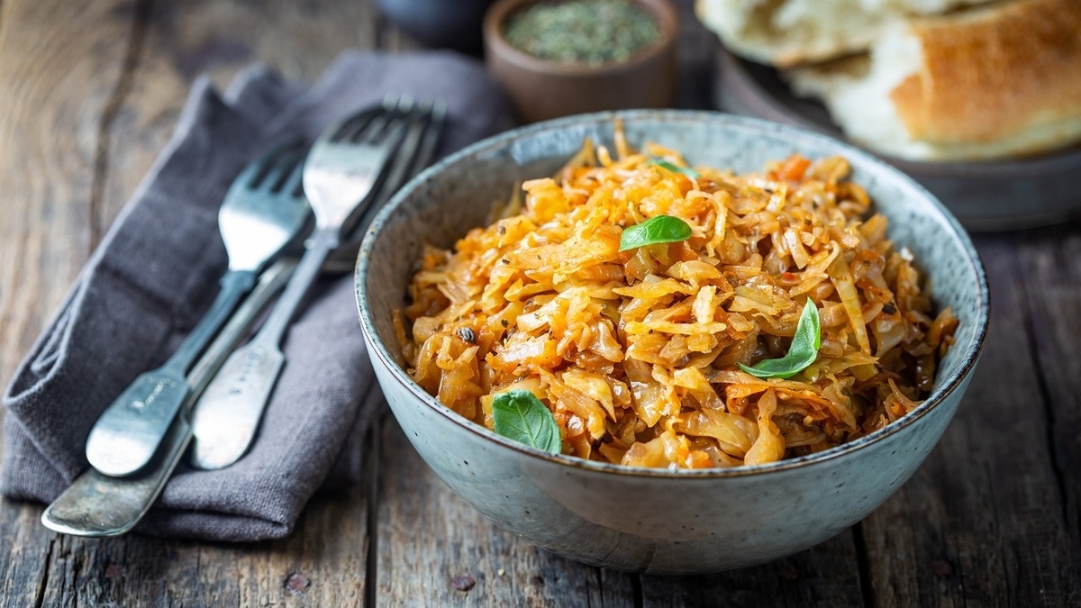 Ароматная, мягкая, нежная: 5 секретов приготовления идеальной тушеной капусты Ароматная, мягкая, нежная: 5 секретов приготовления идеальной тушеной капусты