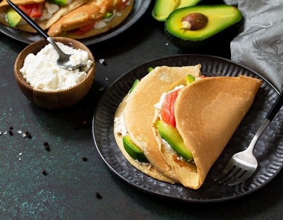 Идеи для завтраков на неделю вперед: 7 вариантов несладких начинок для овсяноблина Идеи для завтраков на неделю вперед: 7 вариантов несладких начинок для овсяноблина