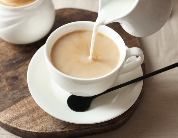 Немецкие ученые нашли 3 веские причины не мешать чай с молоком Немецкие ученые нашли 3 веские причины не мешать чай с молоком