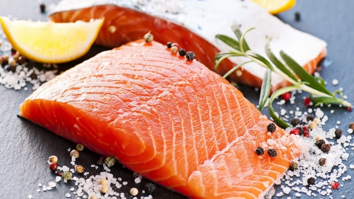 Нежная и без привкуса: 4 важных правила при засолке красной рыбы дома