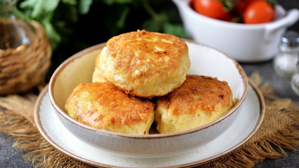 Идеальны к обеду и ужину: как приготовить капустные котлеты с фаршем и крупой