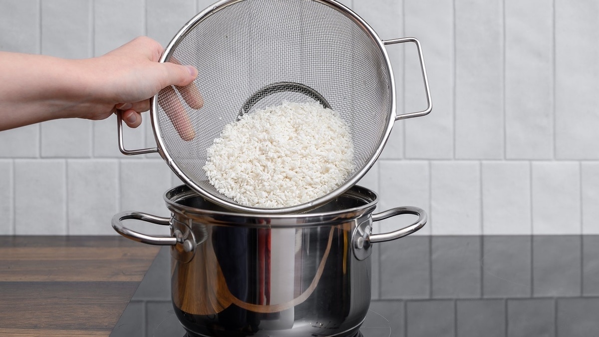 Как сварить рассыпчатый рис — 3 правила, благодаря которым крупа точно не слипнется Как сварить рассыпчатый рис — 3 правила, благодаря которым крупа точно не слипнется
