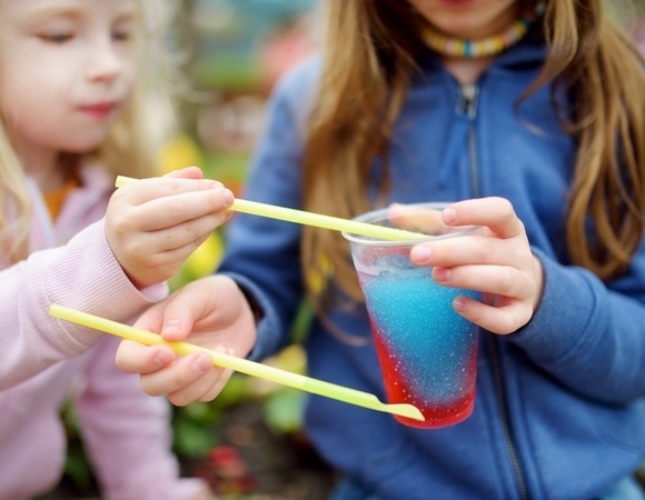 Ведет к шоку и гипогликемии: диетолог назвала продукт, который никогда не разрешит своему ребенку 
