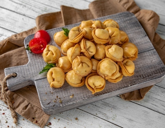 Хрустящие снаружи, сочные внутри: как правильно жарить пельмени на сковороде