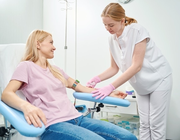 Нужна «чистая» кровь? Врачи напомнили, что нельзя есть и пить перед сдачей анализов