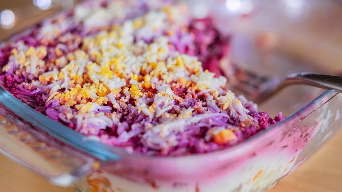 Как снизить калорийность селедки под шубой — 5 кулинарных хитростей Как снизить калорийность селедки под шубой — 5 кулинарных хитростей