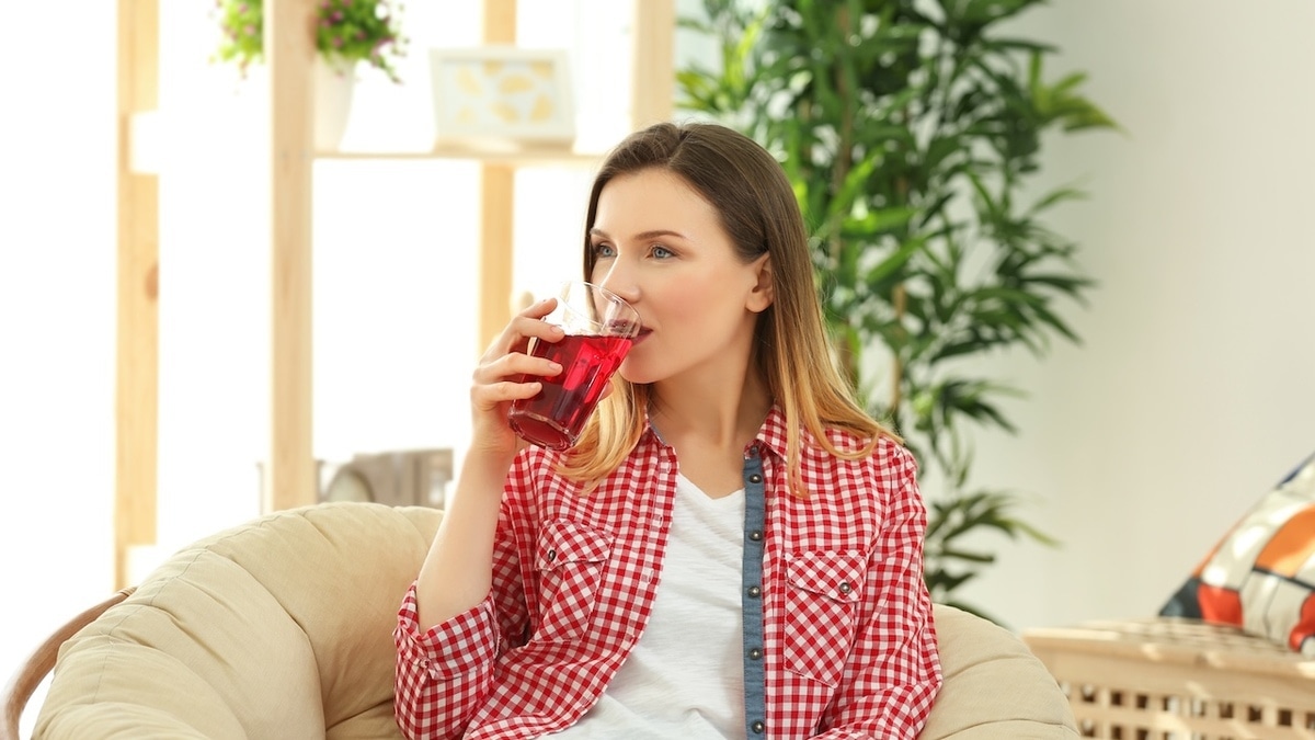 Ученые нашли ягодный напиток, который продлевает молодость — он легко готовится дома