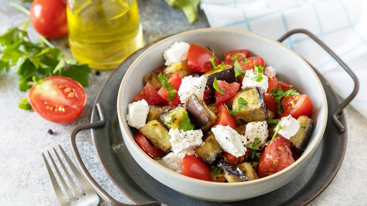 Раскрыт секрет салата с хрустящими баклажанами — легко повторите его дома!