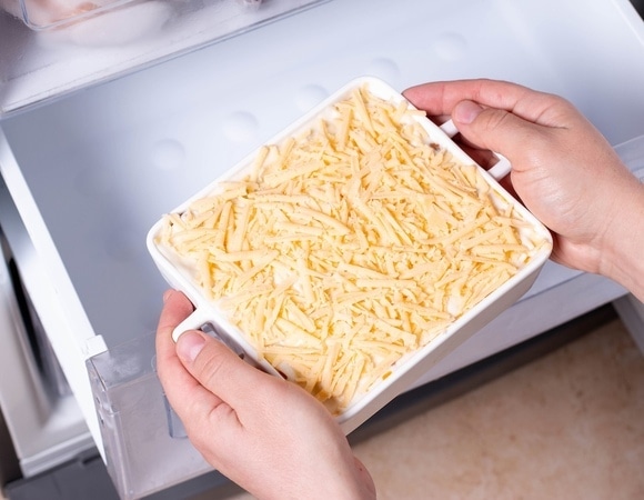 Стоит ли замораживать сыр? Эксперты назвали сорта, которые легко «выживают» в холоде Стоит ли замораживать сыр? Эксперты назвали сорта, которые легко «выживают» в холоде