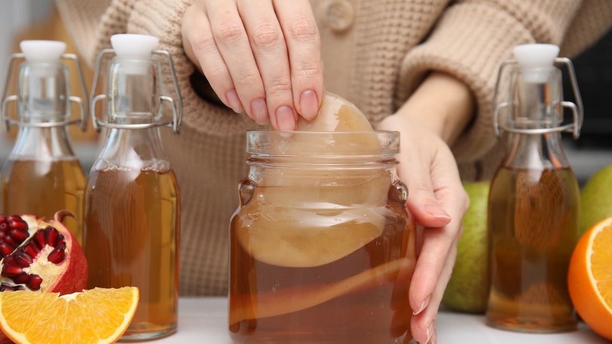 Почему стоит попробовать чайный гриб? 6 целебных свойств, которыми обладает только этот напиток Почему стоит попробовать чайный гриб? 6 целебных свойств, которыми обладает только этот напиток