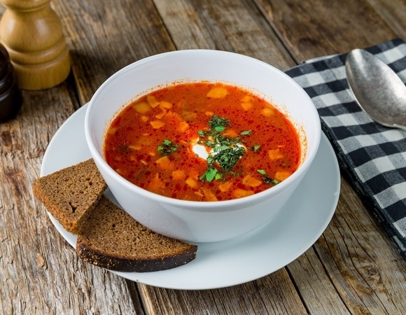 Хуже борща и харчо: врач нашел самый вредный суп, который пора разлюбить 