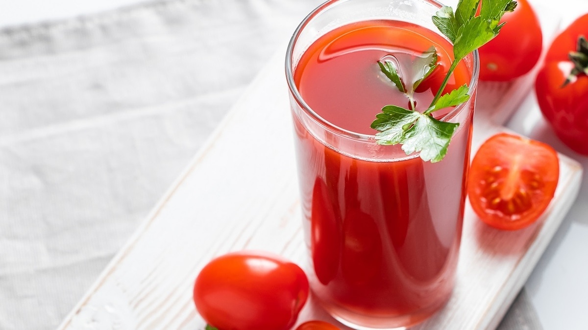 «Полезнее других, но...»: кому может навредить томатный сок