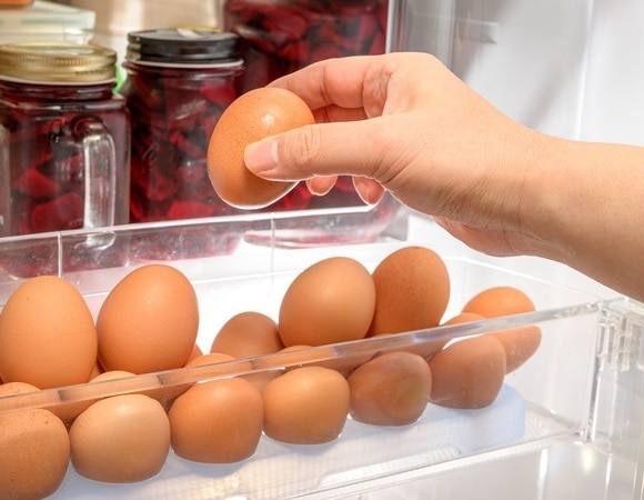 Острым концом вверх или вниз? В Роспотребнадзоре сказали, как правильно хранить яйца Острым концом вверх или вниз? В Роспотребнадзоре сказали, как правильно хранить яйца
