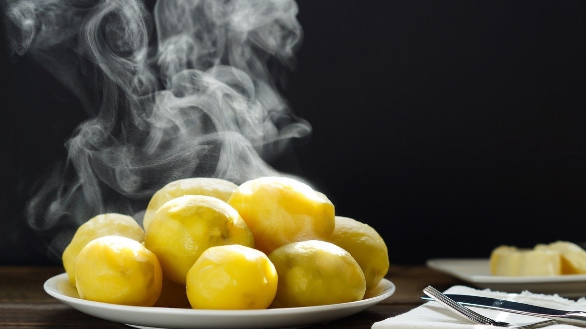 Для салатов и пюре: кулинары раскрыли способ сварить картошку за 3 минуты Для салатов и пюре: кулинары раскрыли способ сварить картошку за 3 минуты