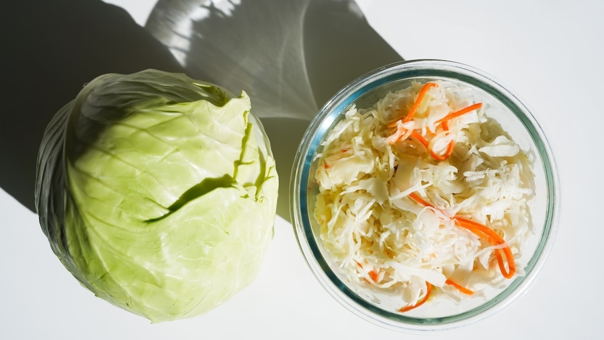 В чем квасить капусту: 3 удобных варианта на замену деревянным бочкам