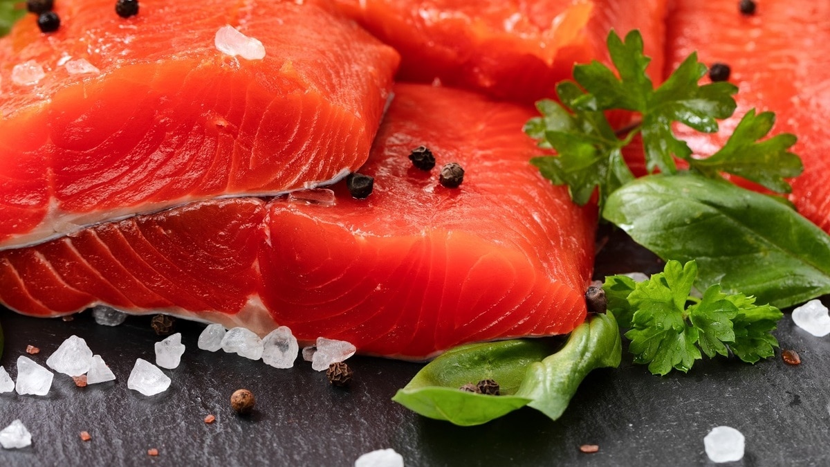 Как вкусно засолить нерку — простой рецепт без «дополнительных» ингредиентов