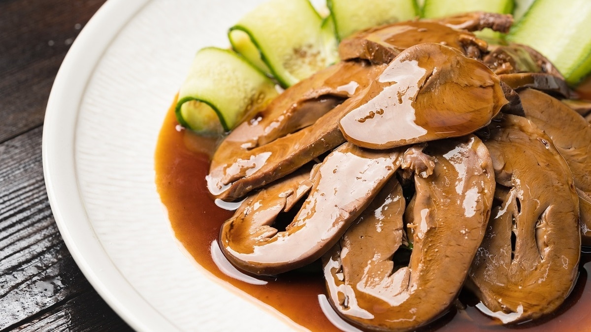 Недооцененный субпродукт: кулинары подсказали, что можно приготовить из свиного сердца